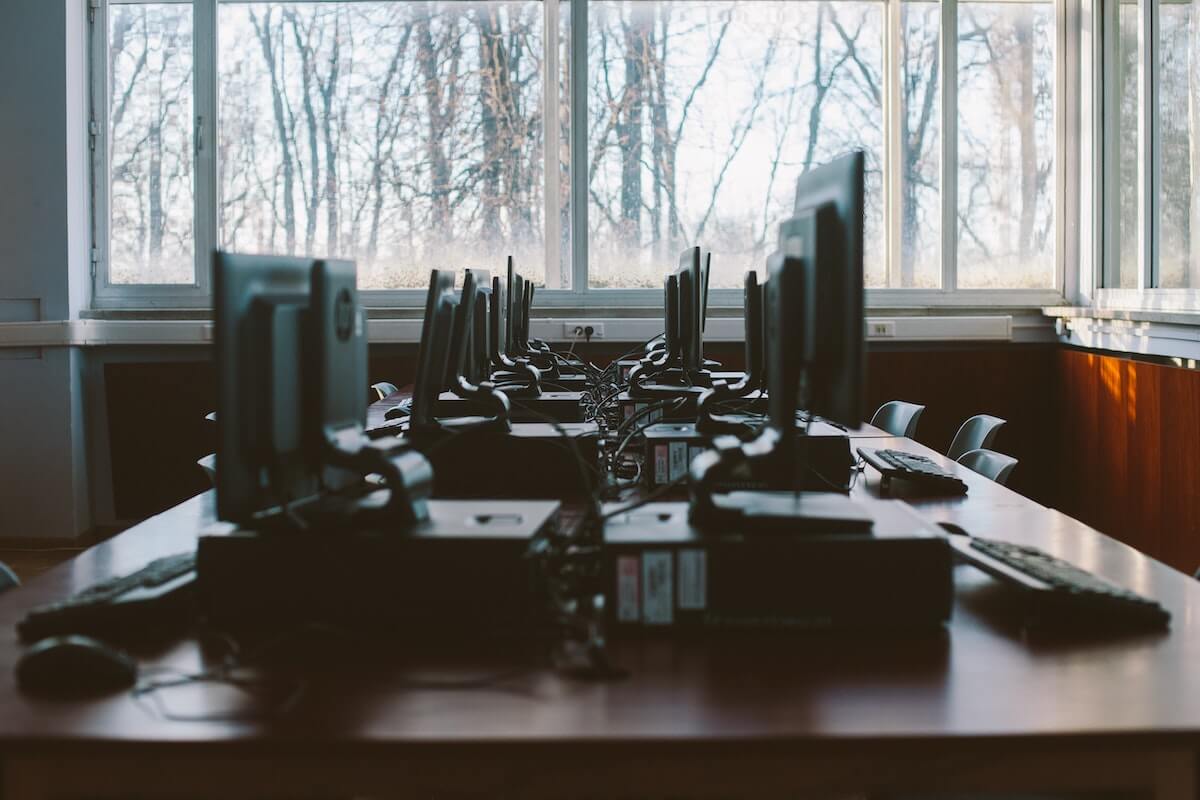 two rows of public computers
